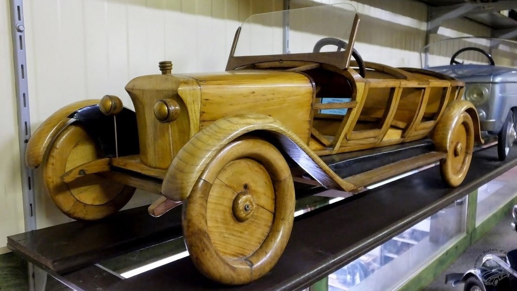  Voiture en bois