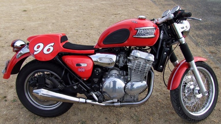 moto TRIUMPH THUNDERBIRD
