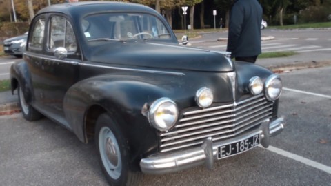 Beauvais Rendez-vous mensuel de voitures anciennes